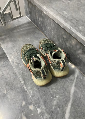 Desenli Çok Renkli yürüyüş ayakkabısı bir yada iki kere giyildi - Görsel 2