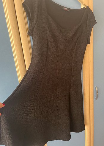 V Yaka Kolsuz Kadın Elbise - Görsel 3