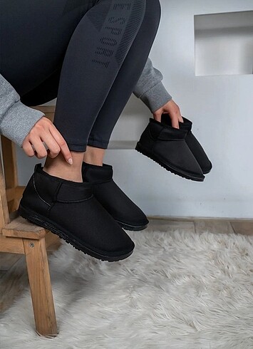 36 Beden siyah Renk Ugg ultra mini