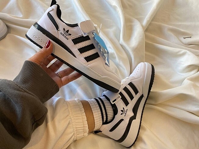 Adidas forum low