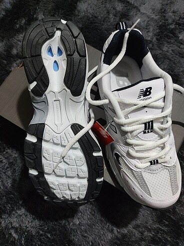 New Balance NEWBALANCE 530