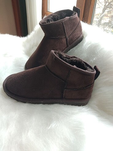 Ugg Ugg bot