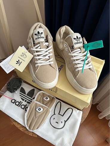 37 Beden ten rengi Renk Adidas Bad bunny