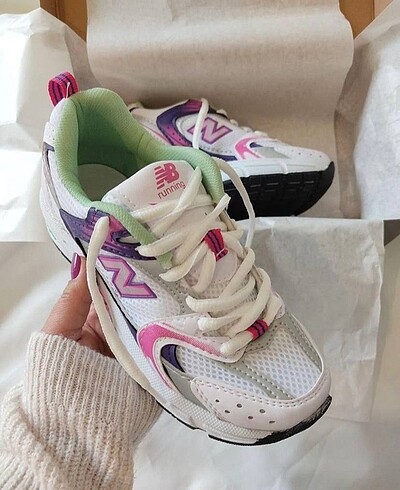 37 Beden beyaz Renk NEWBALANCE
