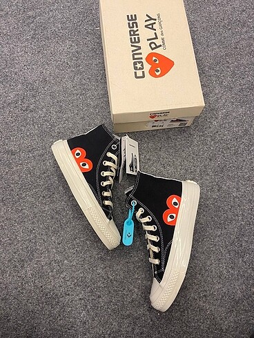 37 Beden siyah Renk Converse play