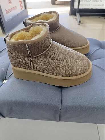 40 Beden Ugg cilt