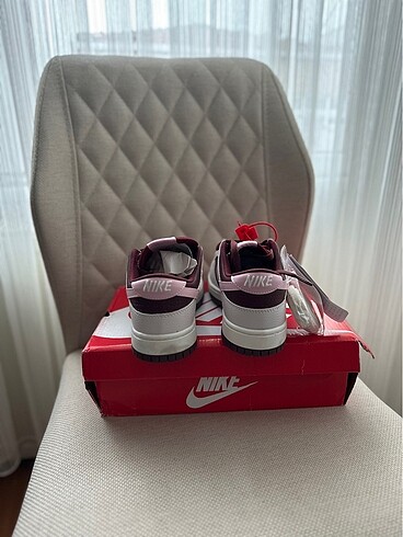 36 Beden Nike dunk valentines