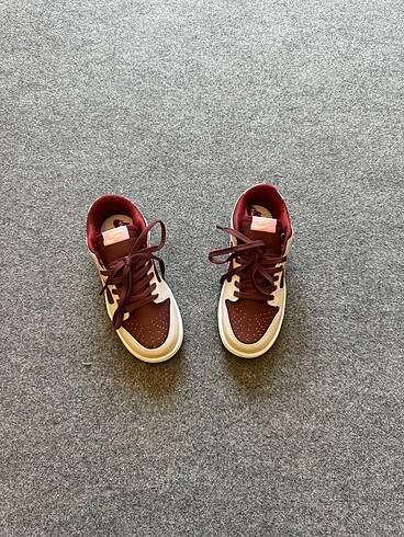 36 Beden Nike dunk valentines