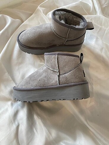 Ugg Ugg bot