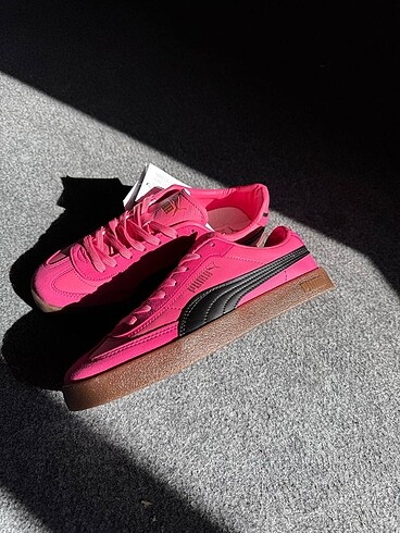 37 Beden pembe Renk Puma spor ayakkabı