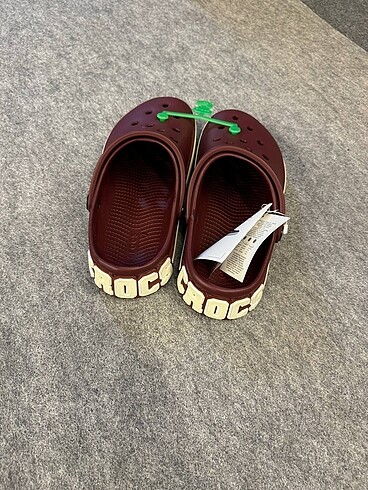 37 Beden Crocs terlik