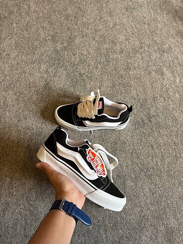 Vans knu skol
