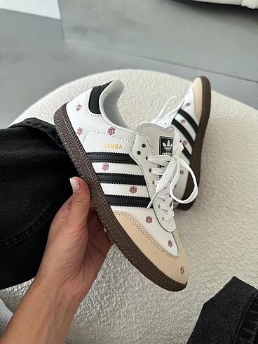 Adidas Samba flower