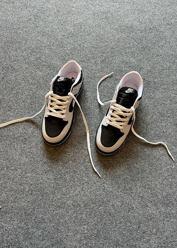 36 Beden siyah Renk Nike reservepanda