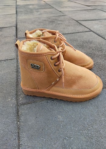 39 Beden Ugg bağcıklı