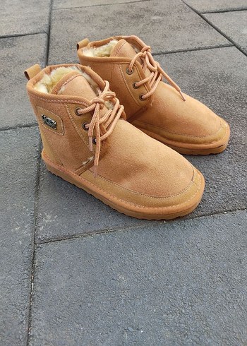 38 Beden Ugg bağcıklı