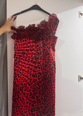 Kırmızı Leopar Desenli Askısız Midi Elbise