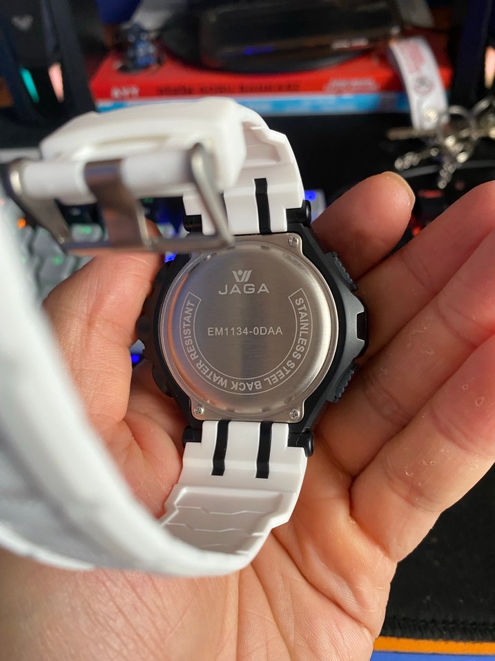 Siyah-Beyaz Dijital Erkek Kol Saati - Görsel 3