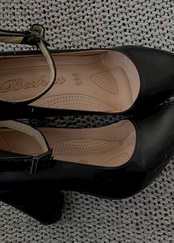 37 Beden Siyah Kemerli Blok Topuklu Kadın Stiletto