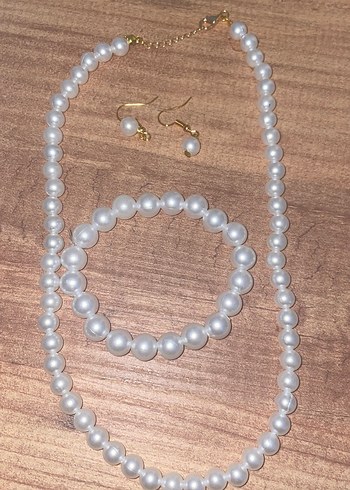 Beyaz Boncuklu Midi Kolye ve Küpe Seti - Görsel 2