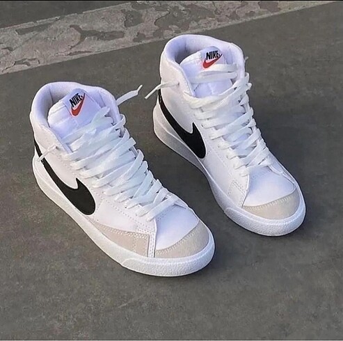 Nike Blazer Mid