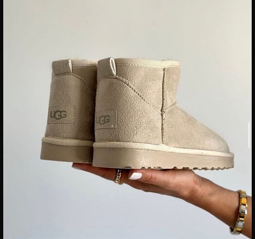 Bej Ugg