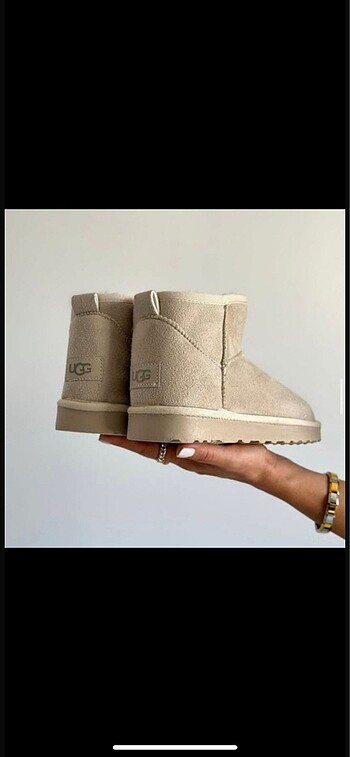 Bej Ugg