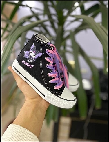 Kuromi Converse