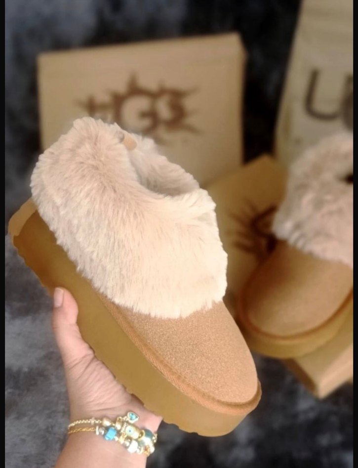 UGG  Peluşlu Süet Bot — görsel 2/4