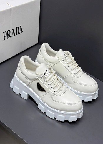 Prada ürünü