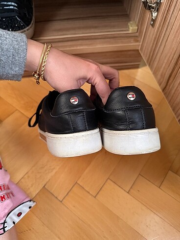 38 Beden Guess spor ayakkabı kadın
