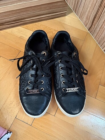 Guess spor ayakkabı kadın