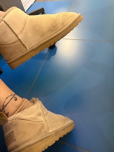 Krem rengi kısa ugg