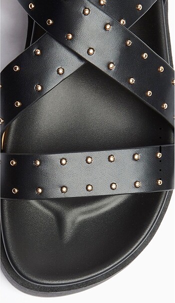 Bershka Zımbalı Sandalet
