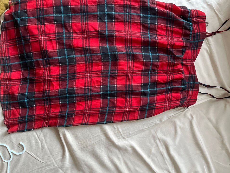 Kırmızı Kareli ip askılı elbise - Görsel 5