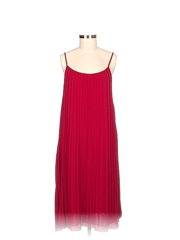 H&M Kısa Elbise %70 İndirimli.