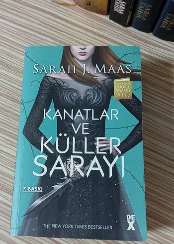 Kanatlar ve Küller Sarayı - Sarah J. Maas