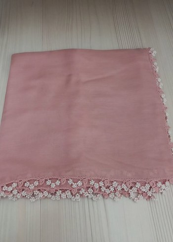 Dantelli Pudra Pembe Kadın yazma