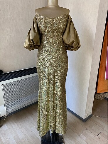 So layd gold payetli elbise