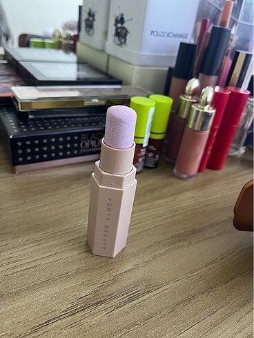 Fenty beauty stick aydınlatıcı confetti rengi