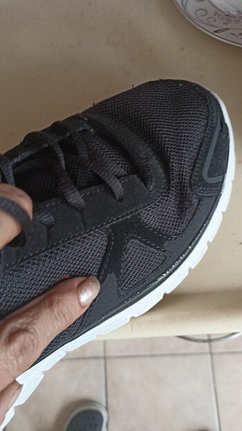Skechers Markadan araştır baziı yerleri soyuldu foto var