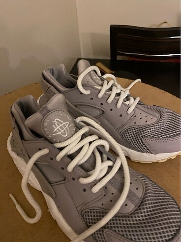 Nike Yeni.Orjinal.Kusuru yok.Rengi çok güzel