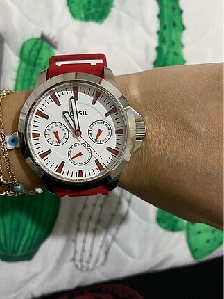 Fossil saat hiç kullanılmadı
