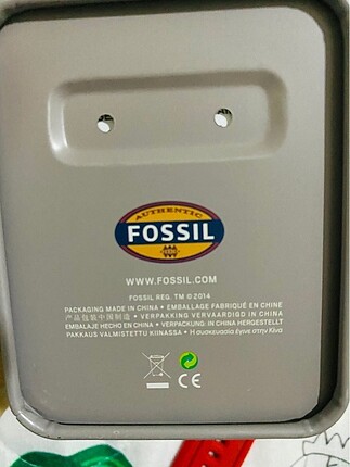  Beden kırmızı Renk Fossil saat hiç kullanılmadı