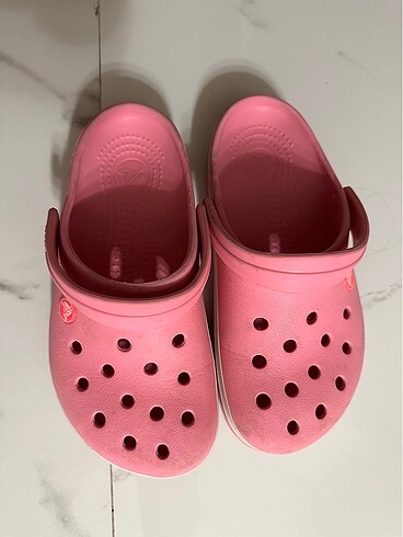 37 Beden Crocs terlik