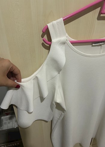 m Beden beyaz Renk Beyaz Volanlı Omuzları Açık Kadın Bluz