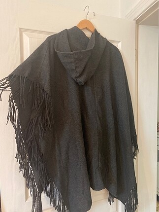 Stradivarius Kapuşonlu panço