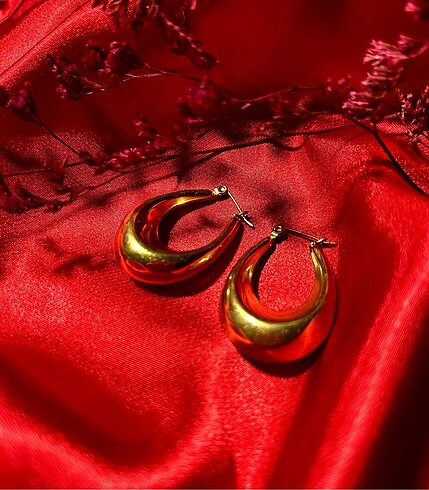 Accessorize Gold Renk Bombeli Oval Çelik Küpe