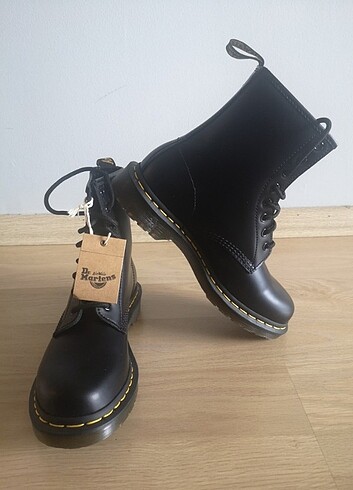 DR Martens Bot