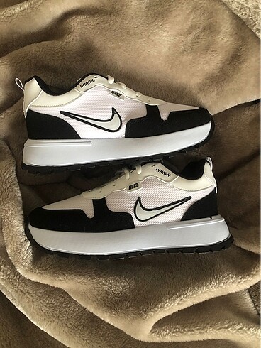 40 Beden beyaz Renk Nike kadın spor ayakkabı